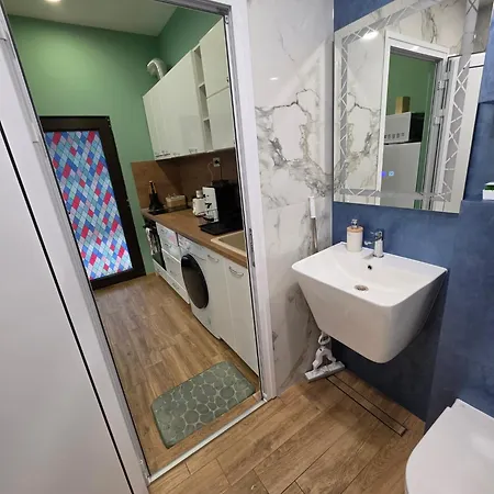 1 Apartment *